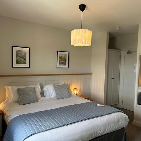 Eldon'S Bed & Breakfast ราวด์สโตน ภายนอก รูปภาพ