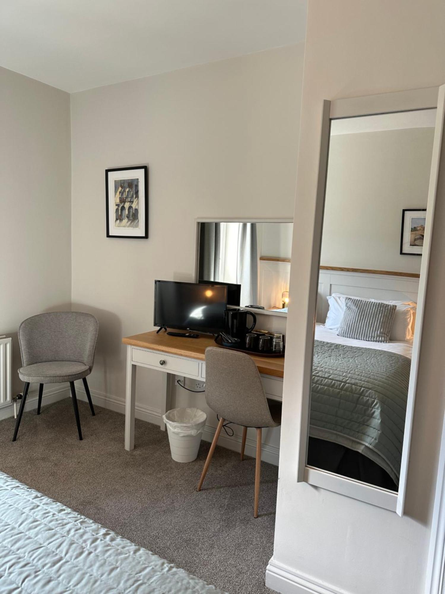 Eldon'S Bed & Breakfast ราวด์สโตน ภายนอก รูปภาพ
