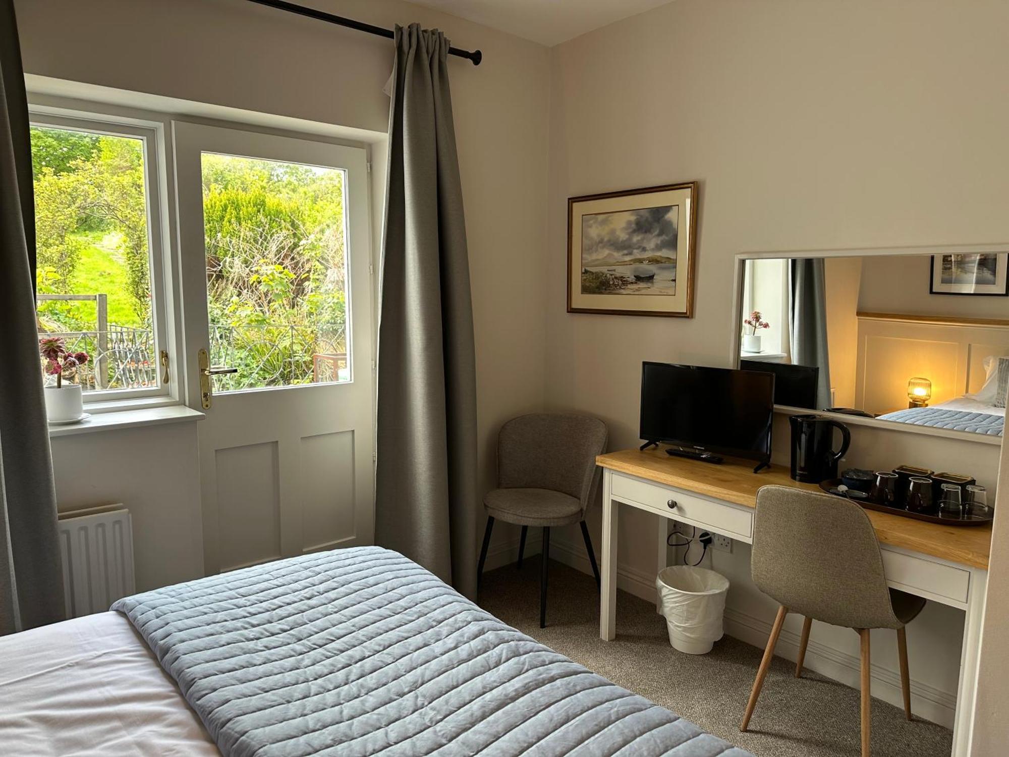 Eldon'S Bed & Breakfast ราวด์สโตน ภายนอก รูปภาพ